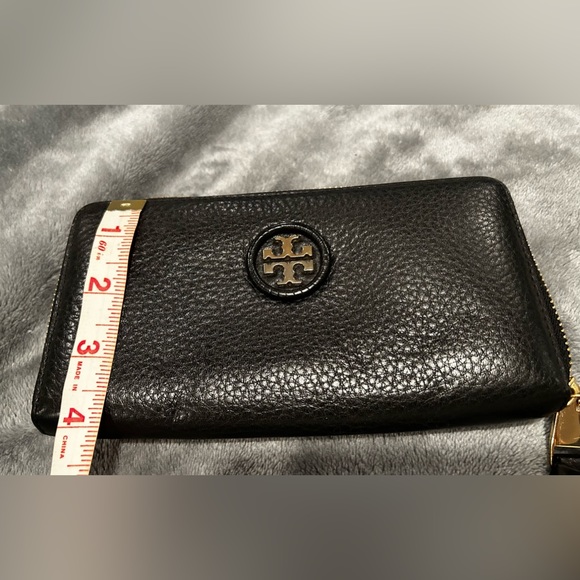 TORY BURCH Black Soft Leather Wallet Gently Used - Picture 10 of 10